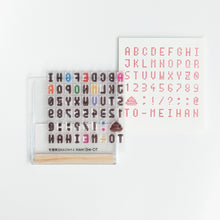 画像をギャラリービューアに読み込む, 押すだけでスコアボード風タイトルに「レトロGAME英数字」　TO-MEI HAN
